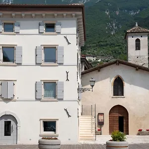 Absentia 1763 Garda Boutique - Front Apartment